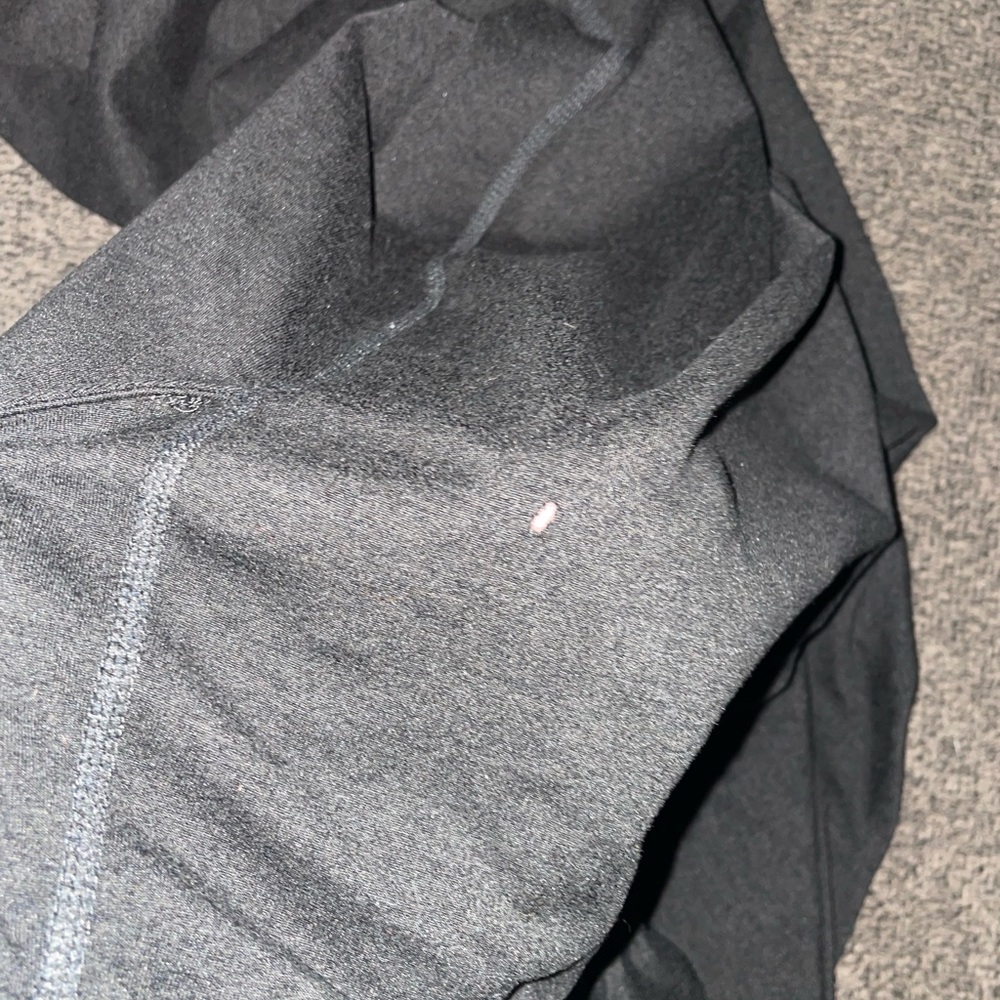 Vuori Black Halo Performance Joggers - Picture 2 of 2